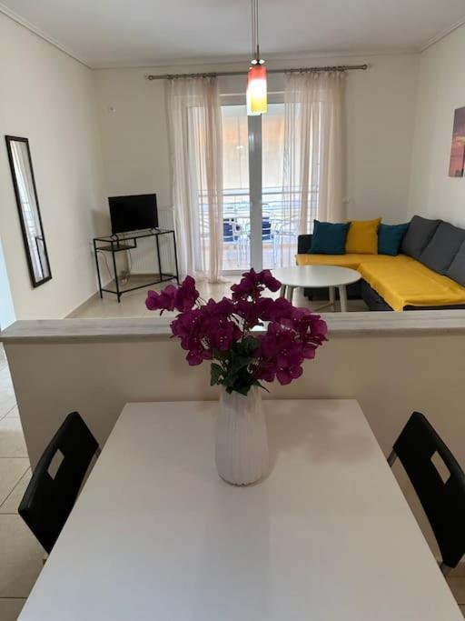 Riviera Beach, Seaside Spacious Apt. Anávyssos Eksteriør bilde