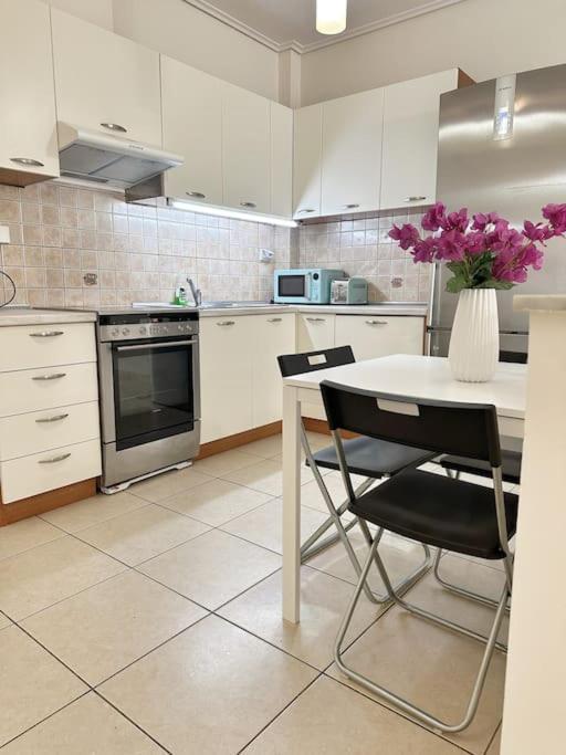 Riviera Beach, Seaside Spacious Apt. Anávyssos Eksteriør bilde